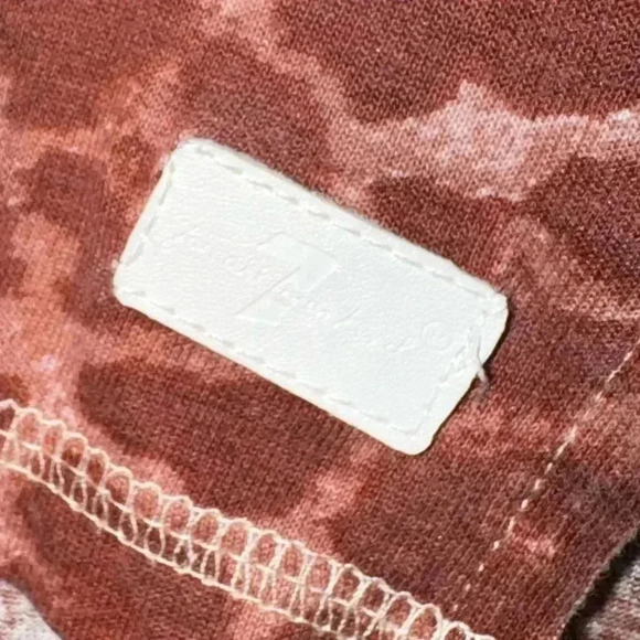 Girls 7 for all mankind V-Neck Pocket Tee Size Large - Picture 3 of 5